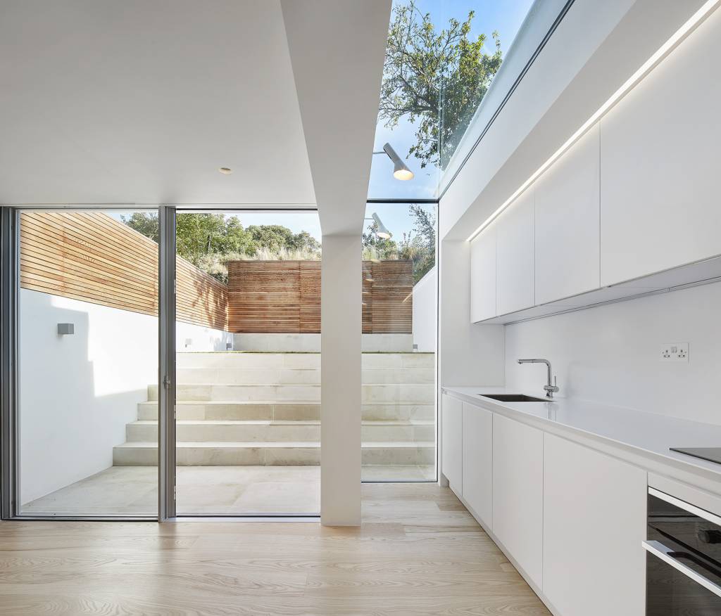 house-extension, london-house, victorian-house, glass-extension, London, Natural-light, Glass-sliding-doors, Glass-roof, white-kitchen