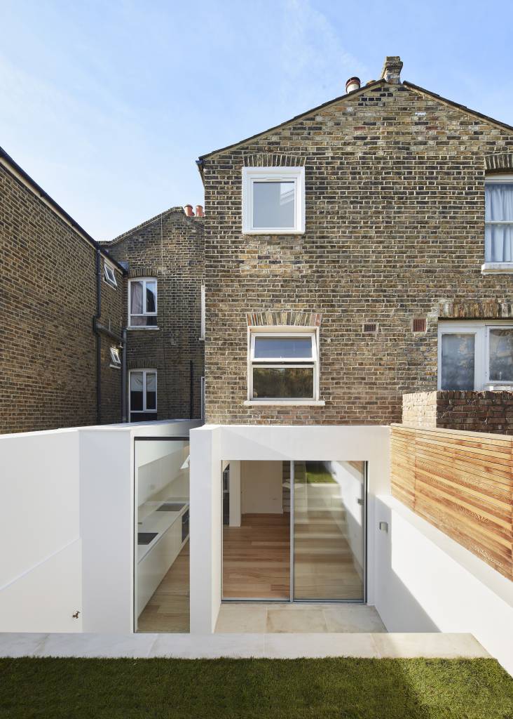 house-extension, london-house, victorian-house, glass-extension, London, Natural-light, Glass-sliding-doors, Glass-roof, white-walls