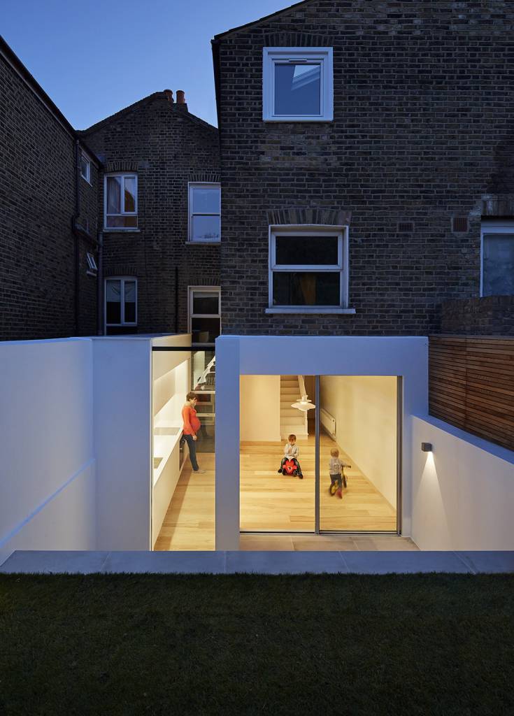 house-extension, london-house, victorian-house, glass-extension, London, Natural-light, Glass-sliding-doors, Glass-roof, white-walls